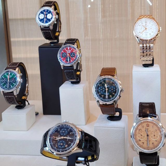 Dubai's Ahmed Seddiqi & Sons held an exclusive viewing event today showcasing the novelties from nearly 20 brands they represent, including  Chopard, Breotling, Corum, Bulgari and Tudor.

@seddiqi_uae
@bulgari
@tudorwatch 
@breitling 
@chopard 
@ressence_watches 
@corumwatches 
@moserwatches 

#uae 
#dubai 
#watchfam 
#watchcollector 
#mechanicalwatch 
#luxurywatch 
#luxurylifestyle